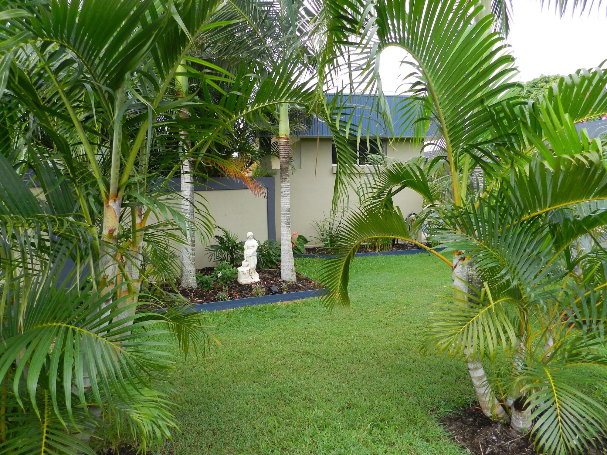 בונדברג Golden Palms Motor Inn מראה חיצוני תמונה