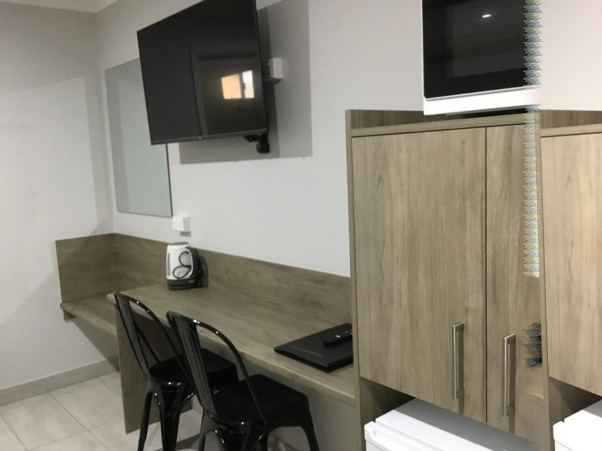 בונדברג Golden Palms Motor Inn מראה חיצוני תמונה